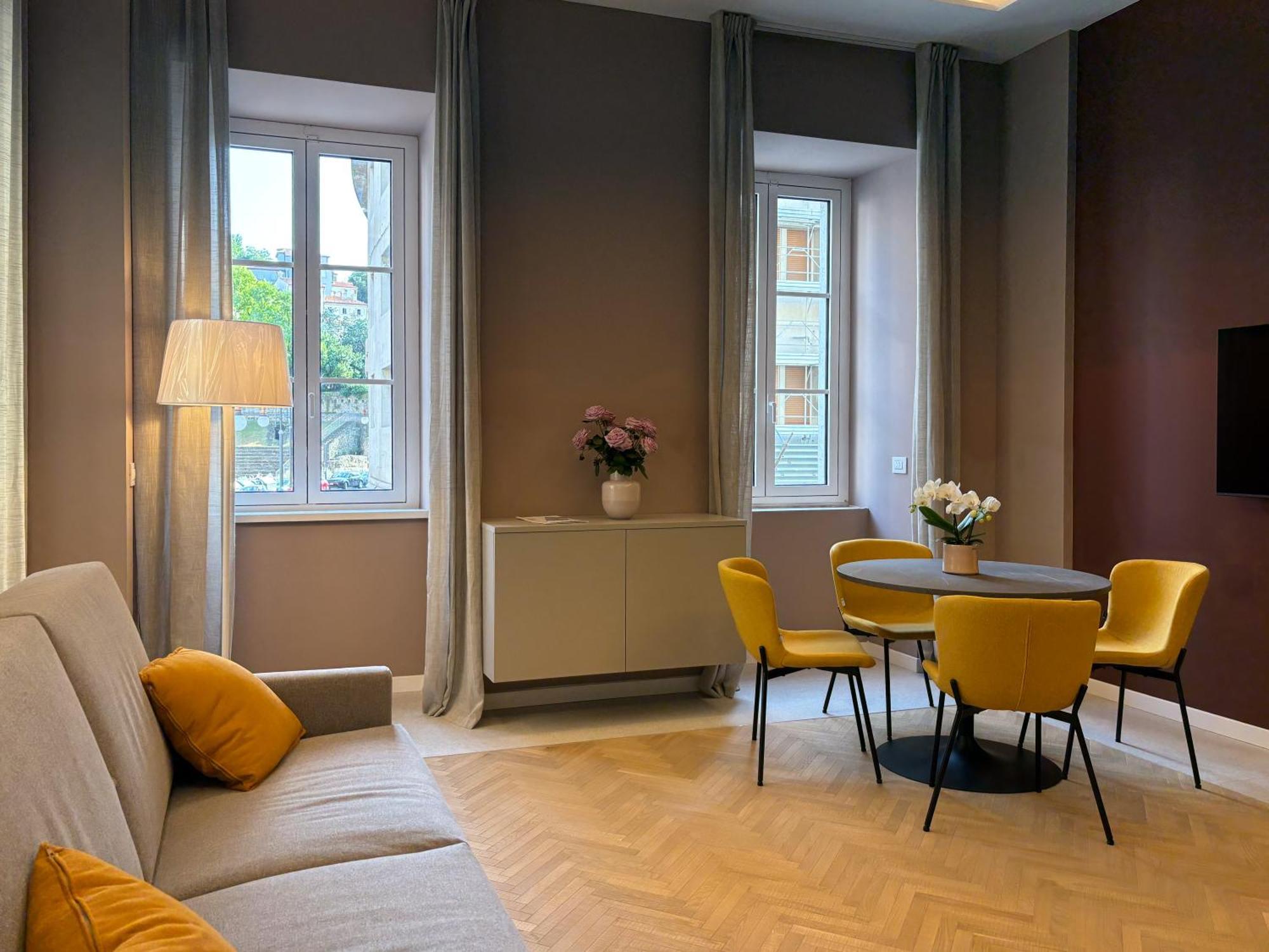 Teatro Romano Exclusive Suites Trieste Esterno foto