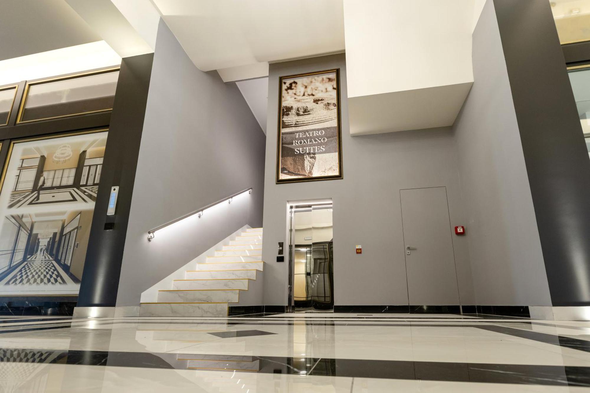 Teatro Romano Exclusive Suites Trieste Esterno foto