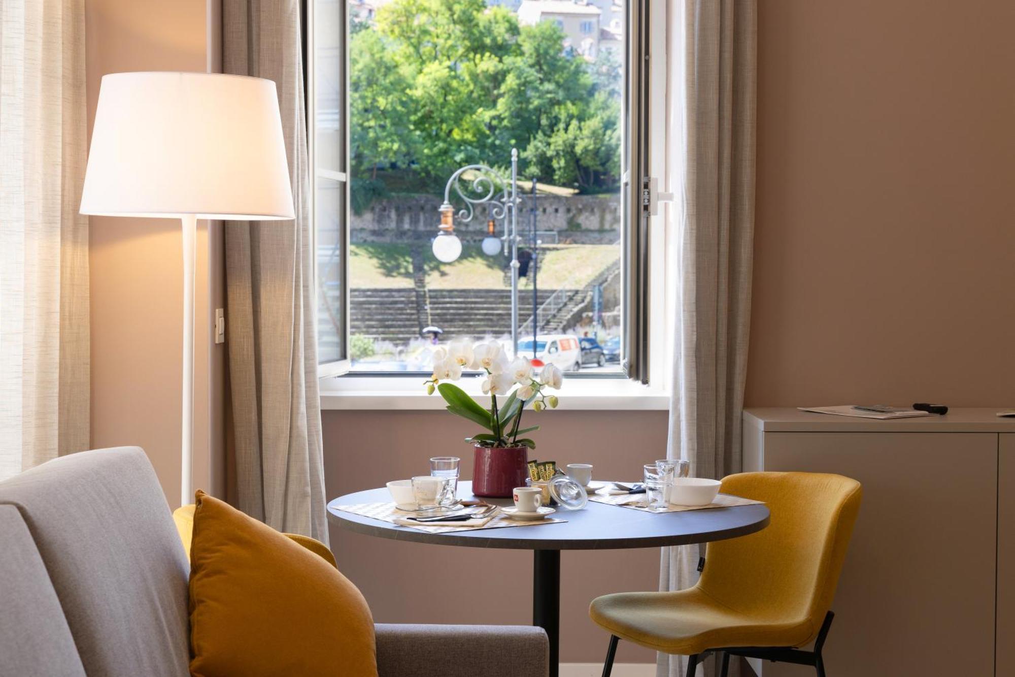 Teatro Romano Exclusive Suites Trieste Esterno foto