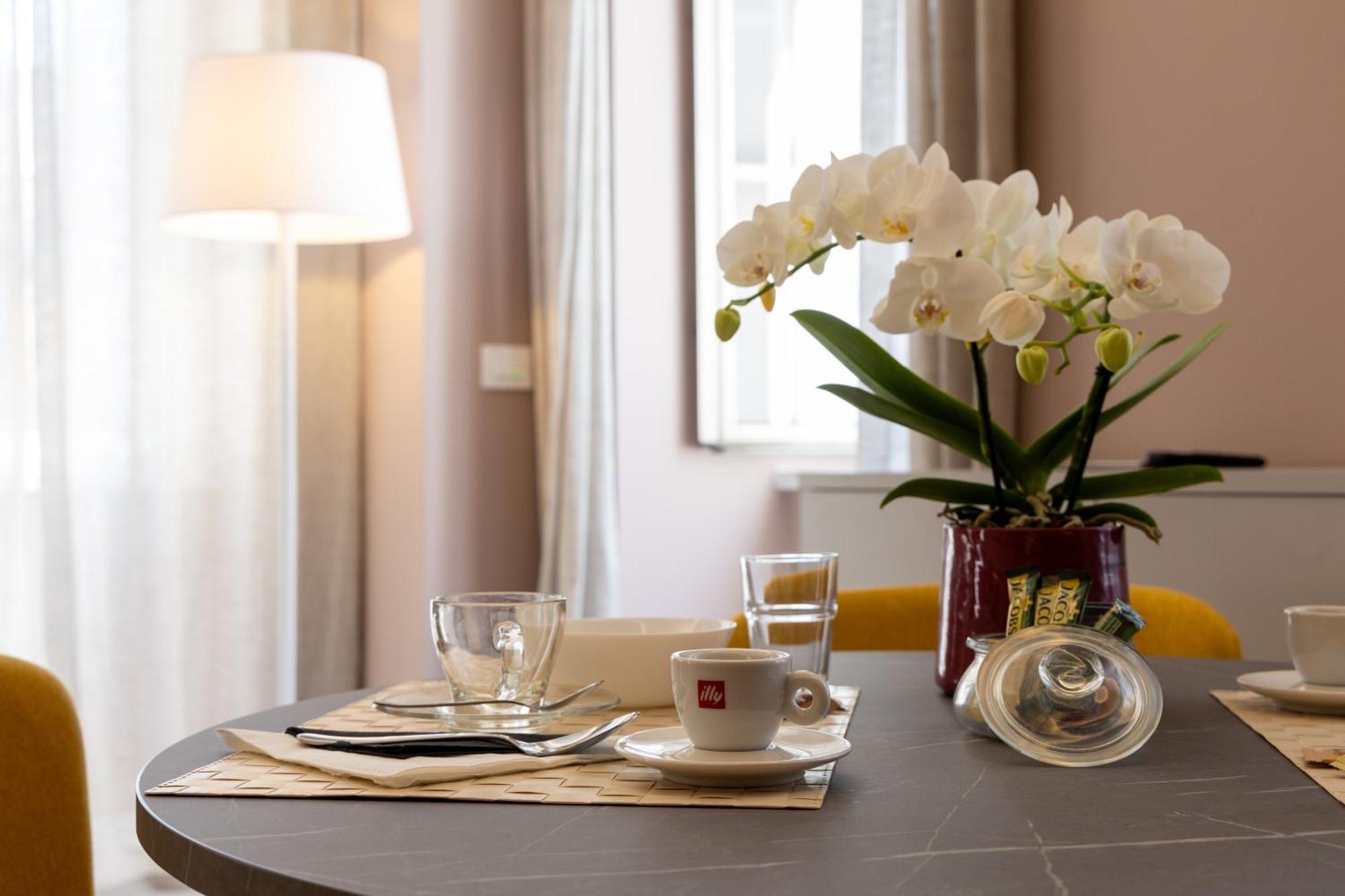 Teatro Romano Exclusive Suites Trieste Esterno foto