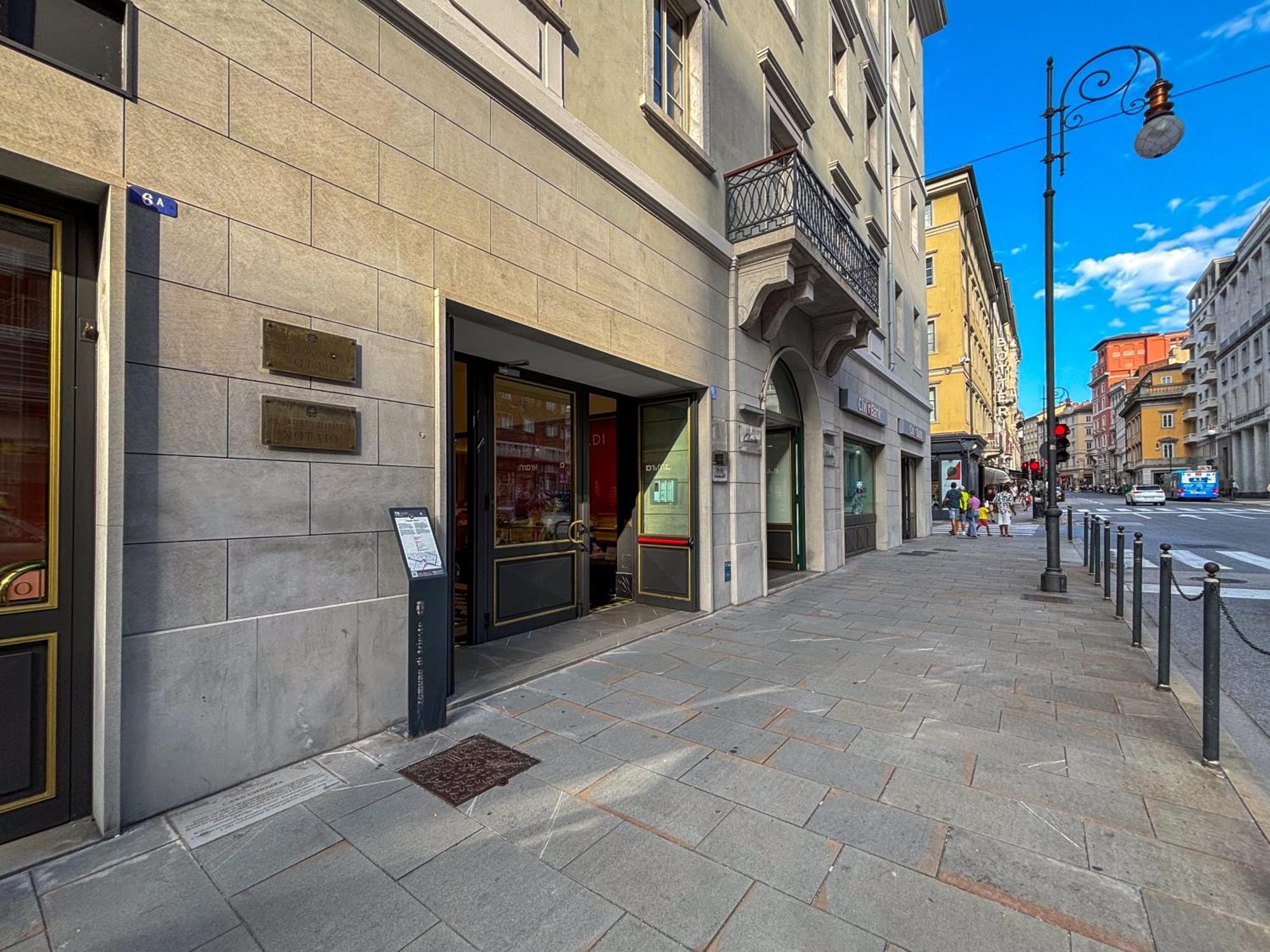 Teatro Romano Exclusive Suites Trieste Esterno foto