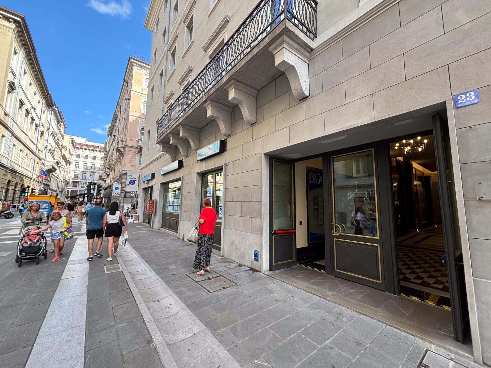 Teatro Romano Exclusive Suites Trieste Esterno foto