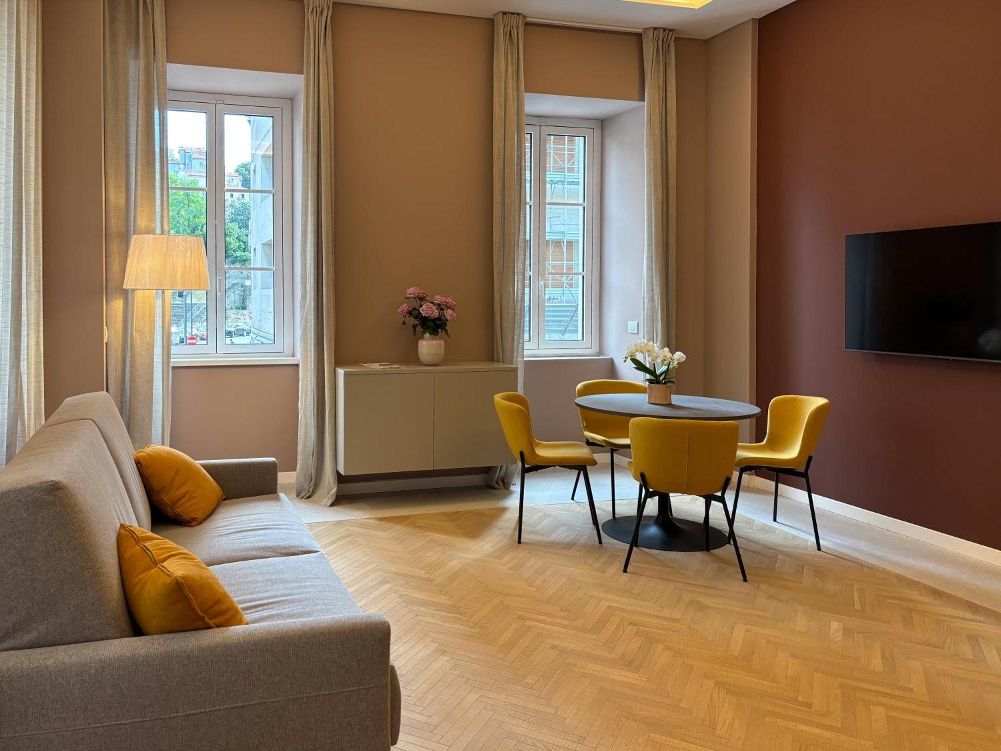 Teatro Romano Exclusive Suites Trieste Esterno foto