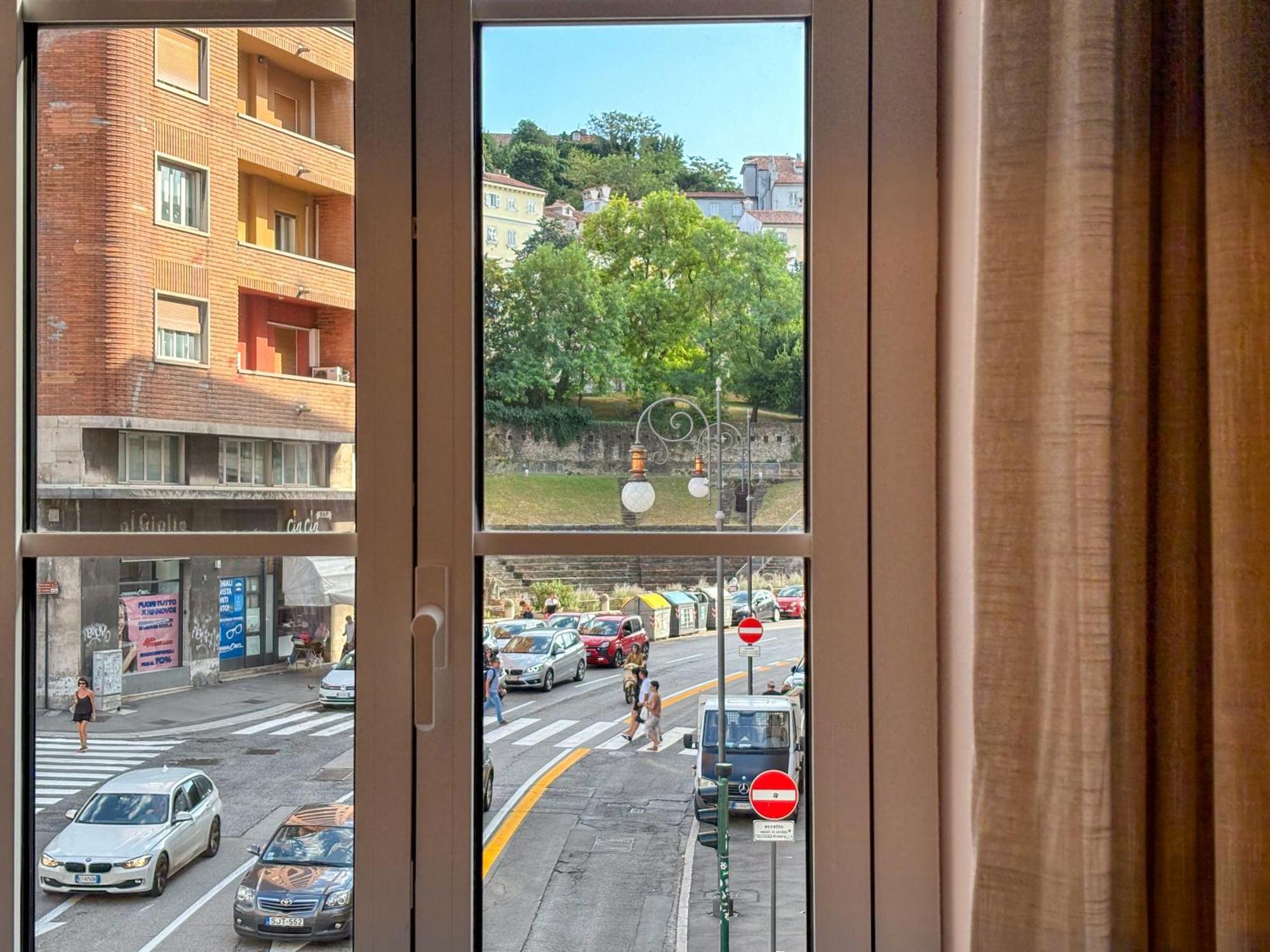 Teatro Romano Exclusive Suites Trieste Esterno foto