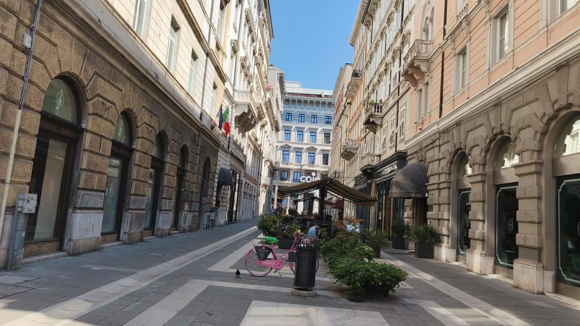 Teatro Romano Exclusive Suites Trieste Esterno foto